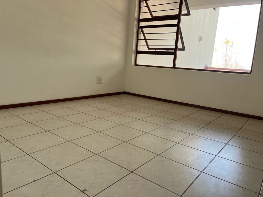 To Let 1 Bedroom Property for Rent in Kosmos North West